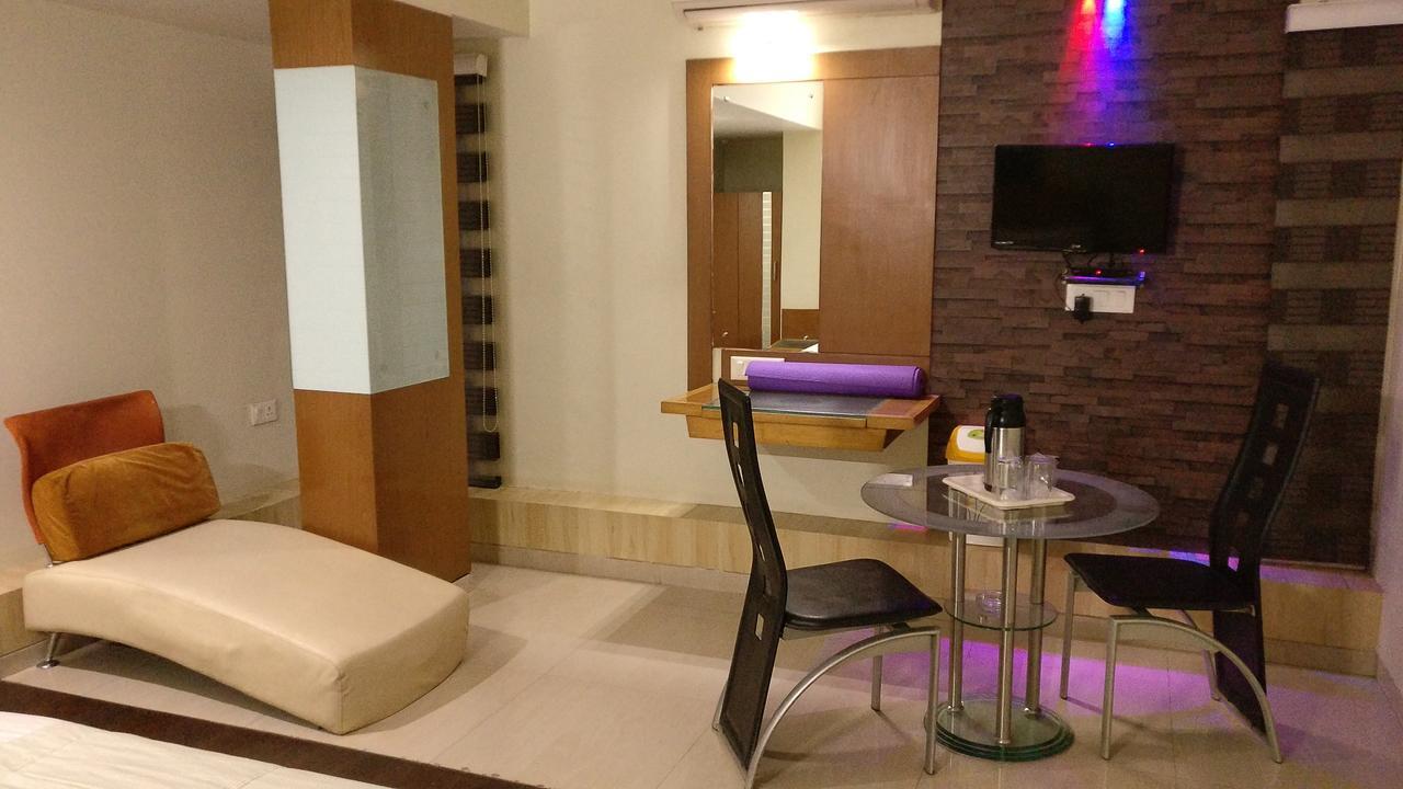 Hotel Easy Retreat Vapi Exteriör bild